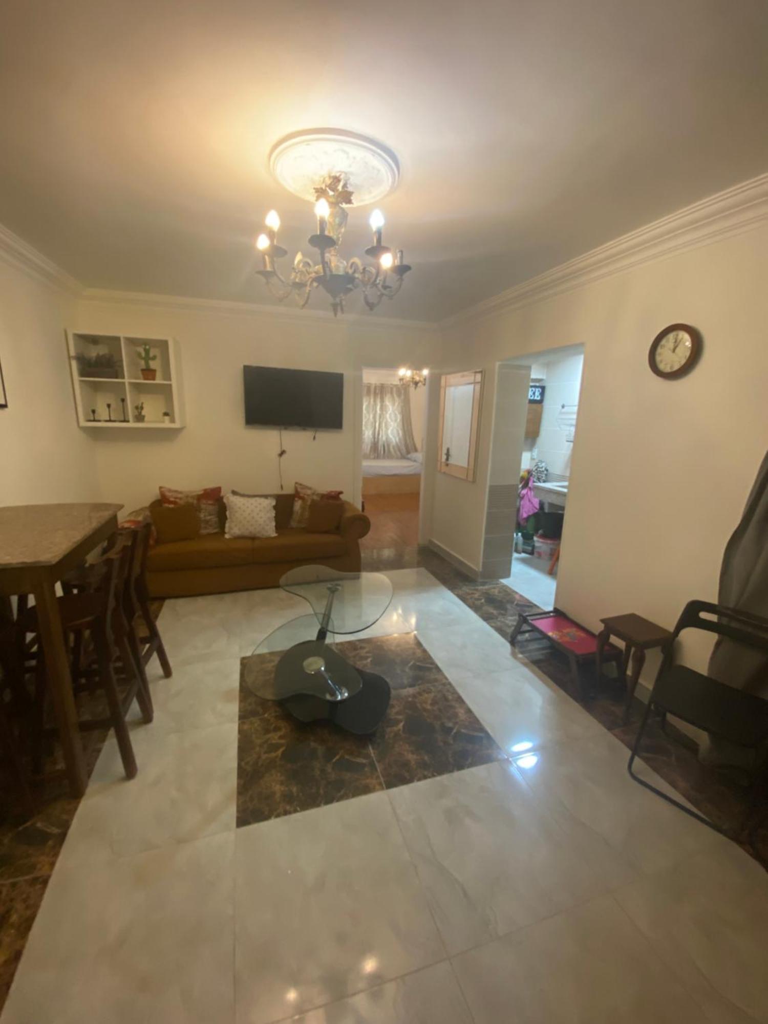 Apartment شارع حسين حجازي متفرع من شارع الفلكي عند ماموريه الضرايب العامه *